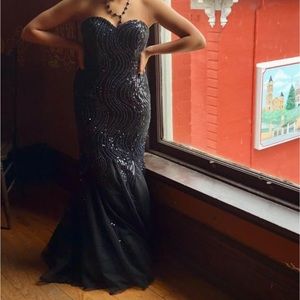 Black sequence prom dress